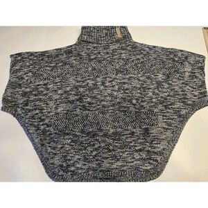 Initials Outfitters Sweater‎ Poncho Style Grey One Size Letter M